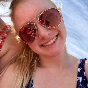 Meet your Posher, Gwendolyn